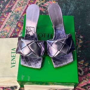 Bottega Veneta Lido Sandal Reflection Weave in Wisteria Iridescent Purple 37.5